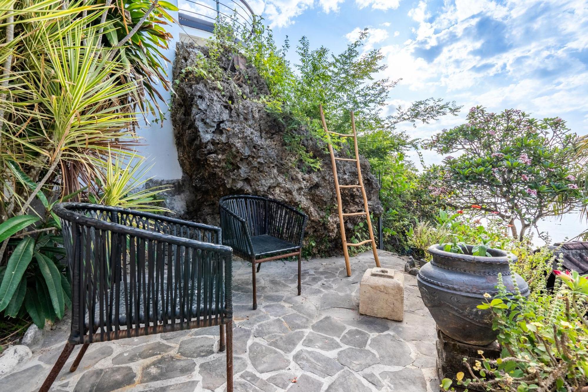 Beachfront 2bdrs Private - Bingin Villa